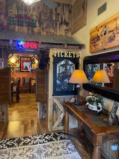 The Honky Tonk Cabin Long Valley Junction المظهر الخارجي الصورة